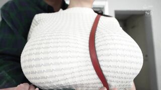 SONE-131 [中文字幕] 神楽ももか - 就算穿著衣服也藏不住K罩杯的爆乳 異次元乳交挾射4情境