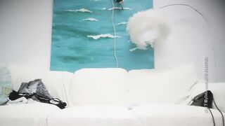 【千人斩探花】甜美花裙妹子玩3P，近距离拍摄边骑乘边口交，抬腿后入翘起屁股猛操