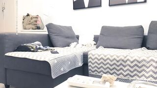 【千人斩探花】高颜值网红脸外围美女，甜美乖巧极品身材，人家刚刚19岁_近景啪啪盛宴_听译字幕