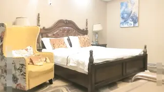 约操173CM长腿嫩模 胯下跪舔很有冲击感