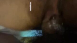 私拍厦门航空某机组乘务员空姐，被佩戴劳力士迪通拿手表的土豪大哥包养的视频流出，穿着黑丝空姐制服口交性感拉满！