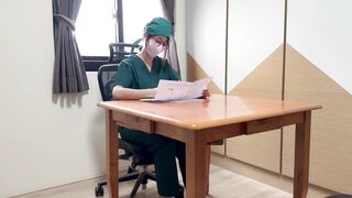 捐精男子太緊張無法自行取精，身為醫師，只好拿出我的專業態度_prob3